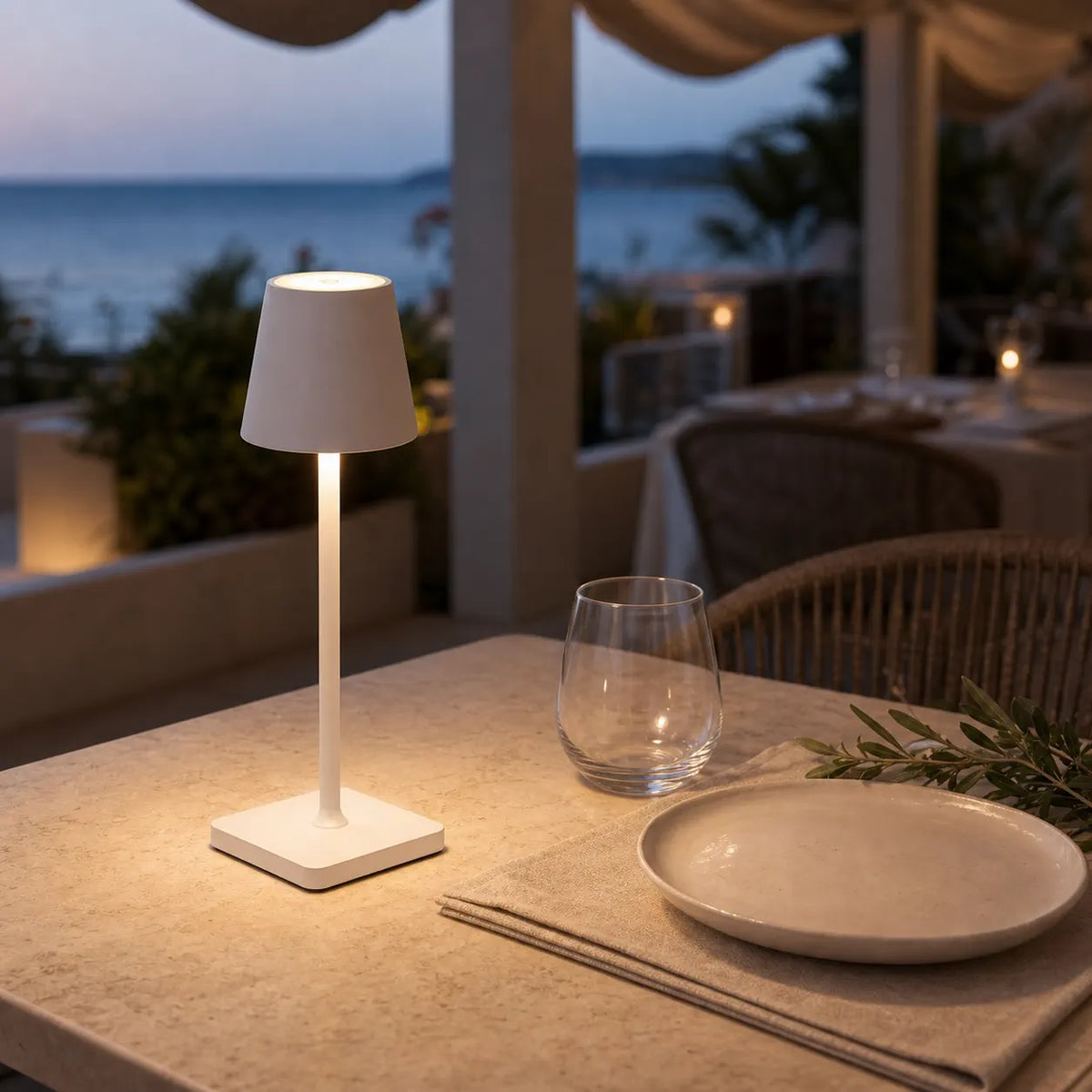Sculptural cordless rechargeable table lamp, detail view